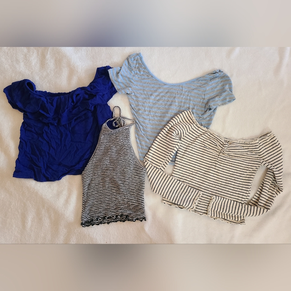 Bundle of **3** THREE super cute casual summer crop tops size xs/s/m